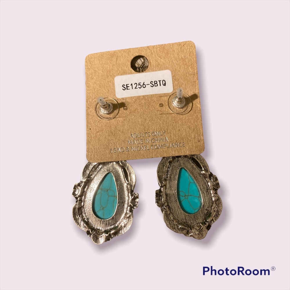 💕Earrings - Picture 2 of 2